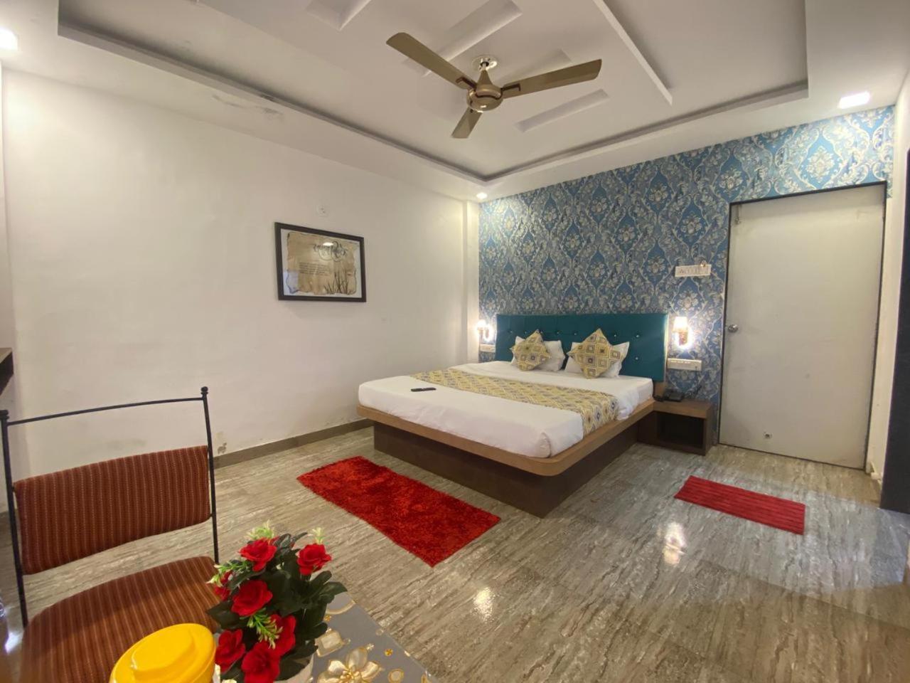 Hotel Golden Galaxy And Restaurant Mahābaleshwar Buitenkant foto