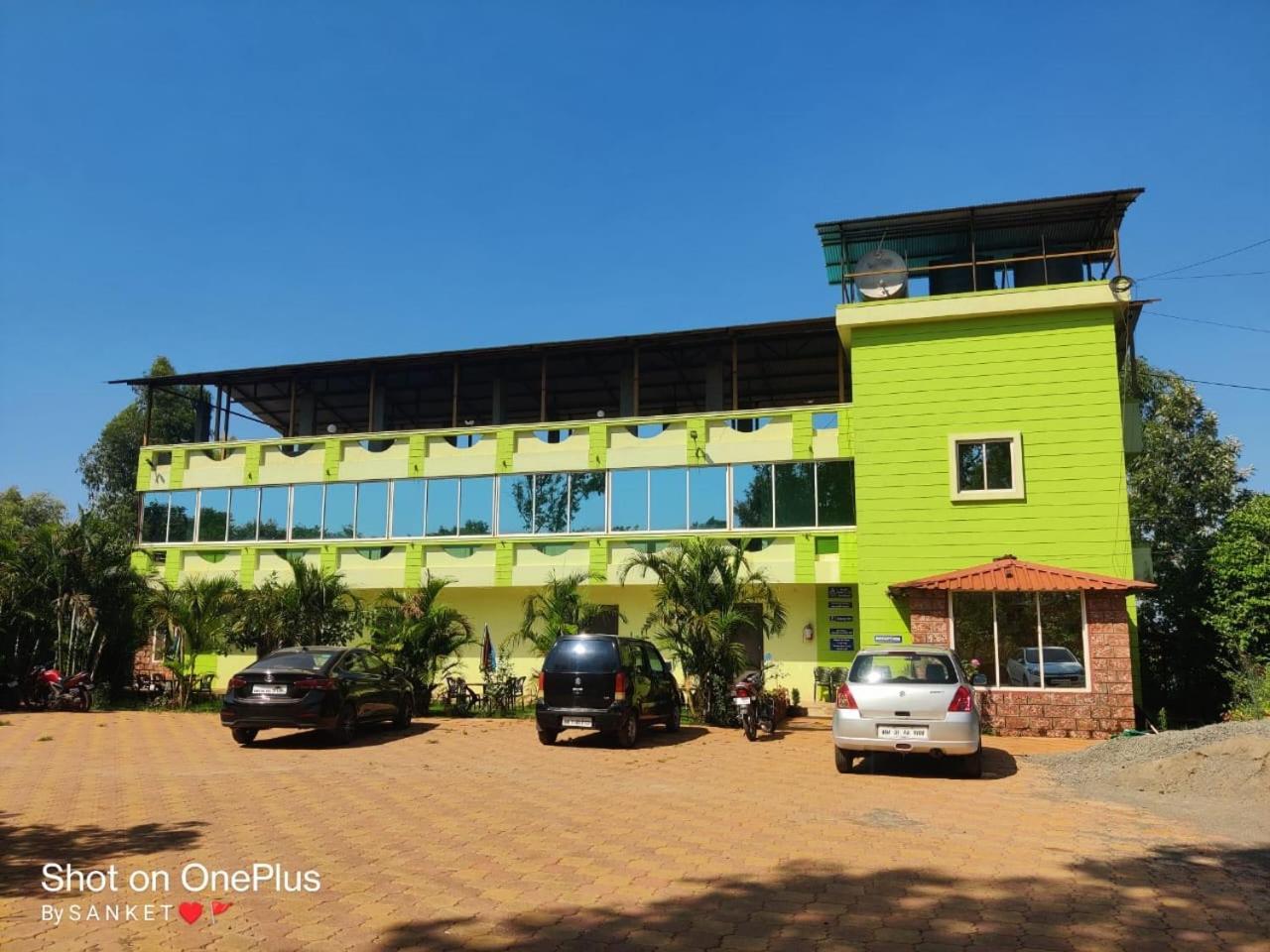 Hotel Golden Galaxy And Restaurant Mahābaleshwar Buitenkant foto